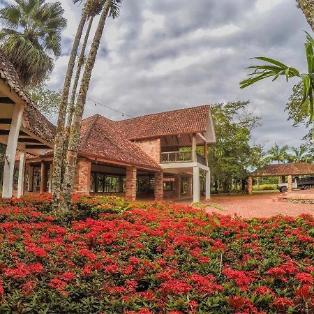 Hotel Hacienda Gualanday Apiay Esterno foto