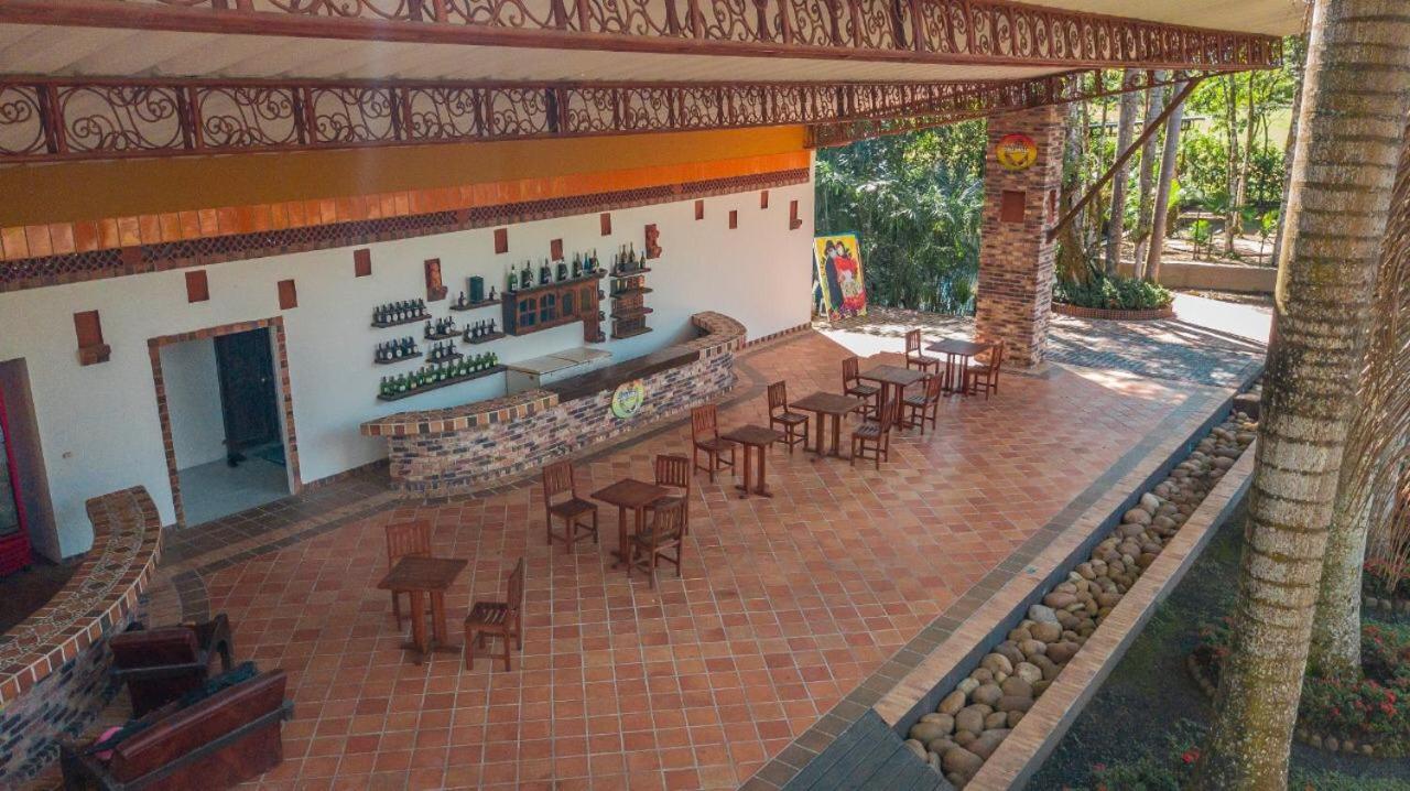 Hotel Hacienda Gualanday Apiay Esterno foto